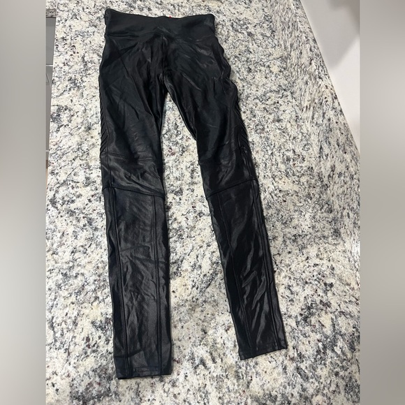 Spanx Faux Leather Mayo Leggings Sz M *EUC* - Picture 7 of 11